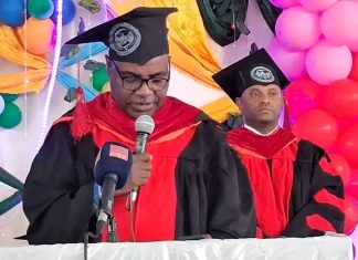 ተመራቂ ተማሪዎች ከዘመናዊው ዓለም ጋር ራሳቸውን ማዋሐድ አለባቸው።