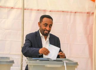 የአማራ ክልል ብልጽግና ፓርቲ ቅርንጫፍ ጽሕፈት ቤት ኃላፊ ይርጋ ሲሳይ ድምጽ ሰጡ።
