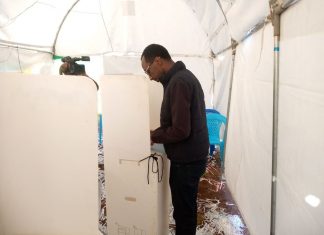 የኢትዮጵያ የውጭ ጉዳይ ሚኒስትር ጌዲዮን ጢሞቲወስ (ዶ.ር) በምርጫ ጣቢያ ተገኝተው ድምጽ ሰጡ።