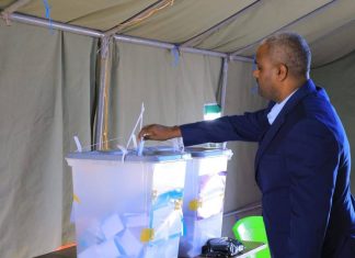 የአማራ ክልል ምክትል ርእሰ መሥተዳድር አብዱ ሁሴን (ዶ.ር) በደቡብ ወሎ ዞን ወረባቦ ወረዳ ቢስቲማ ምርጫ ጣቢያ ድምጻቸውን ሰጥተዋል።