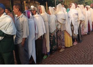 በቡሬ ከተማ ነዋሪዎች ድምጻቸውን እየሰጡ ነው።