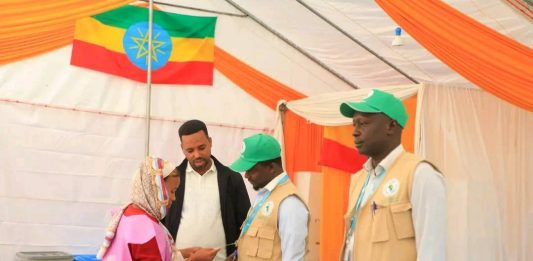 የኢጋድ የምርጫ ታዛቢዎች በባሕር ዳር የምርጫ ክልል የድምፅ አሰጣጥ ሂደትን እየታዘቡ ነው።