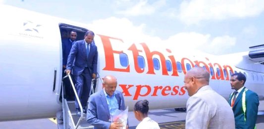 ርእሰ መሥተዳድር አረጋ ከበደ የልማት ሥራዎችን ለመመረቅ ደብረ ማርቆስ ከተማ ገቡ።