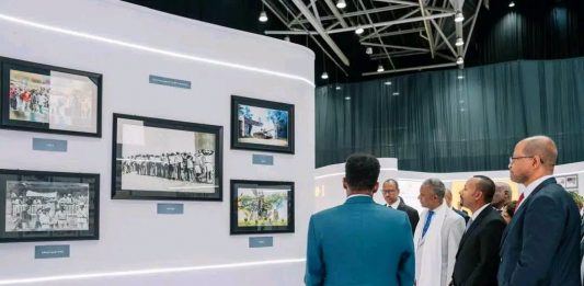 ጠቅላይ ሚኒስትር ዐቢይ አሕመድ (ዶ.ር) የሀገራዊ ምክክሩ ለዛሬ መድረክ ለመብቃት የተጓዘውን ርቀት በፎቶ ኤግዚቪሽን ተመልክተዋል።