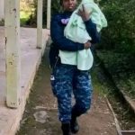 የ12ኛ ክፍል ተፈታኝ ተማሪዋን ልጅ አቅፋ ያስፈተነችው የፌዴራል ፖሊስ አባል 753748698_1573844990913094_7798310857427804800_n