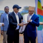 በሶማሌ ክልል የኑሮ አቅማቸው ዝቅተኛ ለኾኑ ነዋሪዎች የተገነቡ መኖሪያ ቤቶች ለተጠቃሚዎች ተላለፉ። 759078232_1024713053500487_1289239752905782249_n – Copy