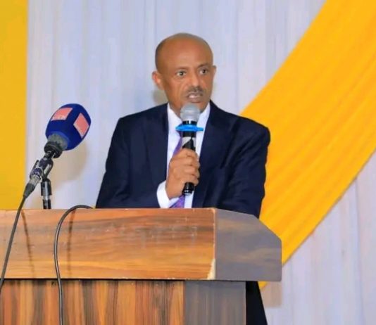 ፀደይ ባንክ የማኅበረሰቡን ፍላጎት ተረድቶ ችግር ፈቺ ኾኖ የዘለቀ ባንክ ነው” ርእሰ መሥተዳድር አረጋ ከበደ