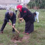 ከመትከል ባለፈ ለችግኞች እንክብካቤ እየተደረገ ነው። ከመትከል ባለፈ ለችግኞች እንክብካቤ እየተደረገ ነው።