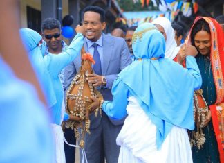 ዜጎች ችግሮችን በጋራ ሲፈቱ የአንድነት መንፈስ ይጠናከራል።