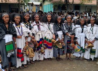 ሚስ ሻደይ የቁንጅና ውድድር እየተካሄደ ነው።