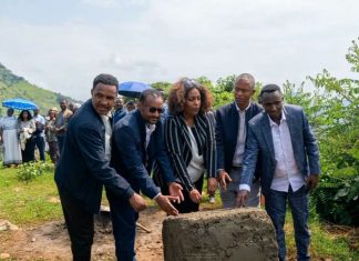 የአዳርቃይ ወረዳ ከ27 ሚሊዮን ብር በላይ ድጋፍ ተበረከተለት።