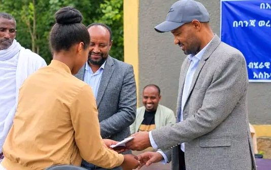 የ300 ተማሪዎችን ስጋት የቀረፈው ድንቅ በጎ አድራጎት።