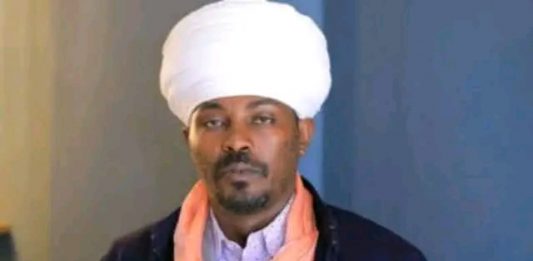 “የተሰቀለውን ያመልካሉ፤ የተሰቀለበትንም ያከብራሉ”