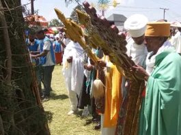 የመስቀል ደመራ በዓል በሞጣ ከተማ በሃይማኖታዊ ሥነ- ሥርዓት ተከበረ።