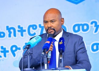 “በእጃችሁ የያዛችሁት ስማርት ስልክ የቴክኖሎጂ ትምህርት ቤት ነው” በለጠ ሞላ (ዶ.ር)