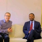 የአማራ ክልል ጠቅላይ ፍርድ ቤት ፕሬዝደንት ዓለምአንተ አግደው በኢትዮጵያ ከአየርላንድ አምባሳደር ሲራን ማደን ጋር ተወያዩ። 1792951826008