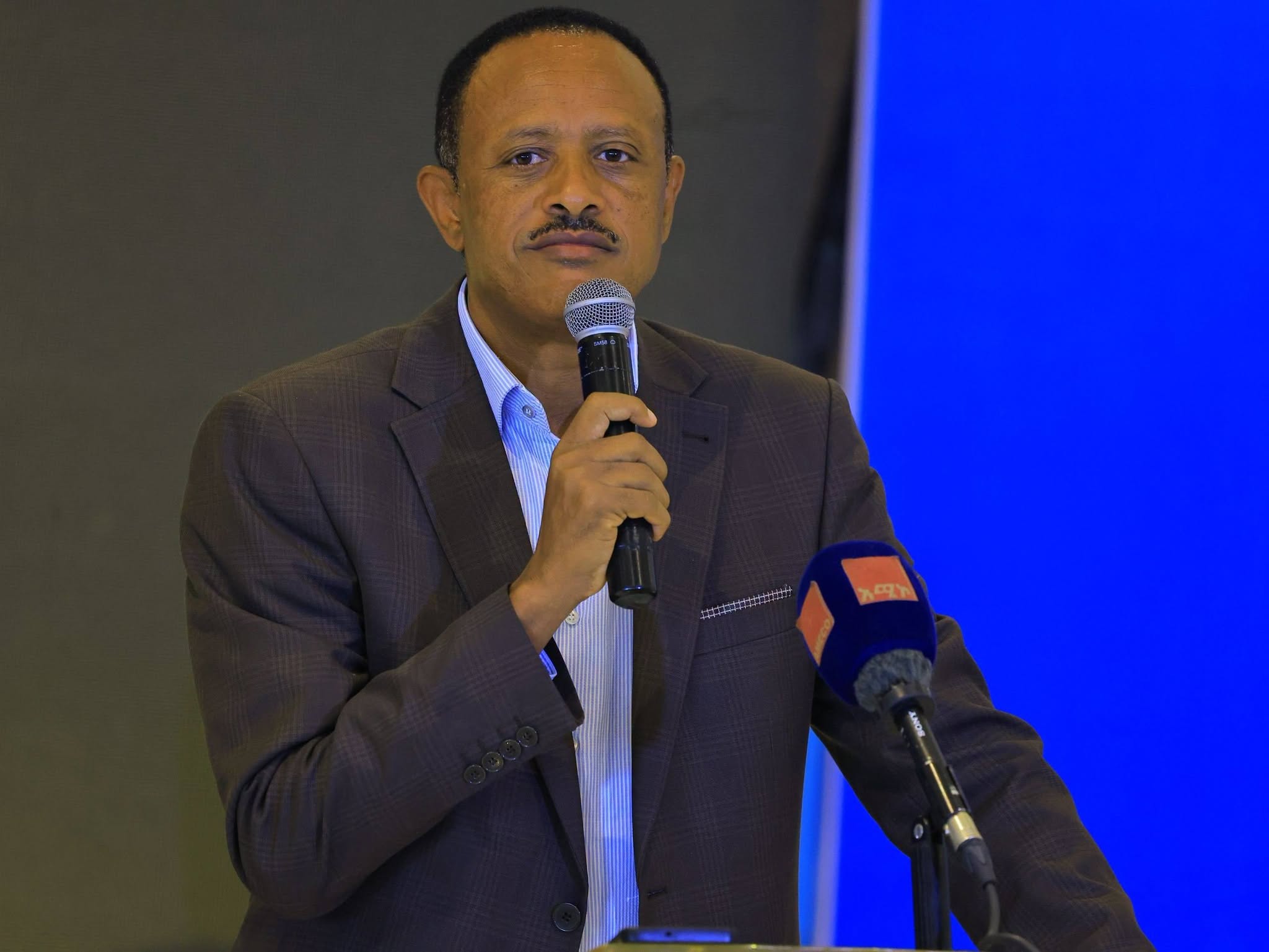 "በባሕር ዳር መሬት ወስደው ወደ ሥራ የማይገቡትን ነጥቆ ለሚያለሙት ለማስተላለፍ እየተሠራ ነው" አቶ ጎሹ እንዳላማው 871764435_1176051361514764_2096791991379788635_n